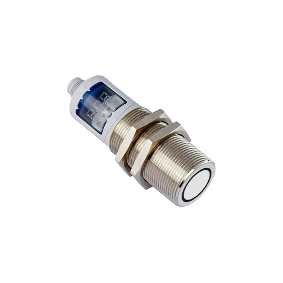 Ultrasonic sensor with switching